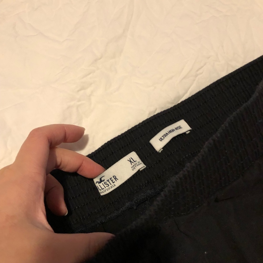 hollister joggers.
